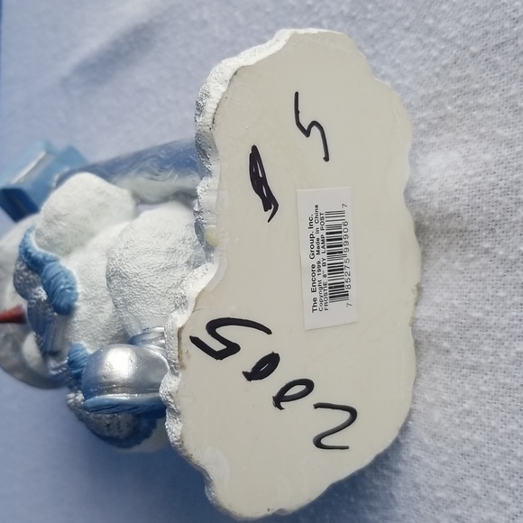 Snow Buddies 8" Figurine by Lamppost - Picture 3 of 3